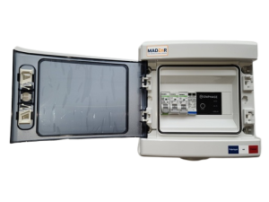 MADEnR - ENPHASE Coffret AC micro onduleur monophasé Enphase 1-4.5kW (C20) + 1 Q Relais (QR) - Jusqu’à 12 micro onduleurs Enphase IQ8+ ou 11 micro onduleurs Enphase IQ8M